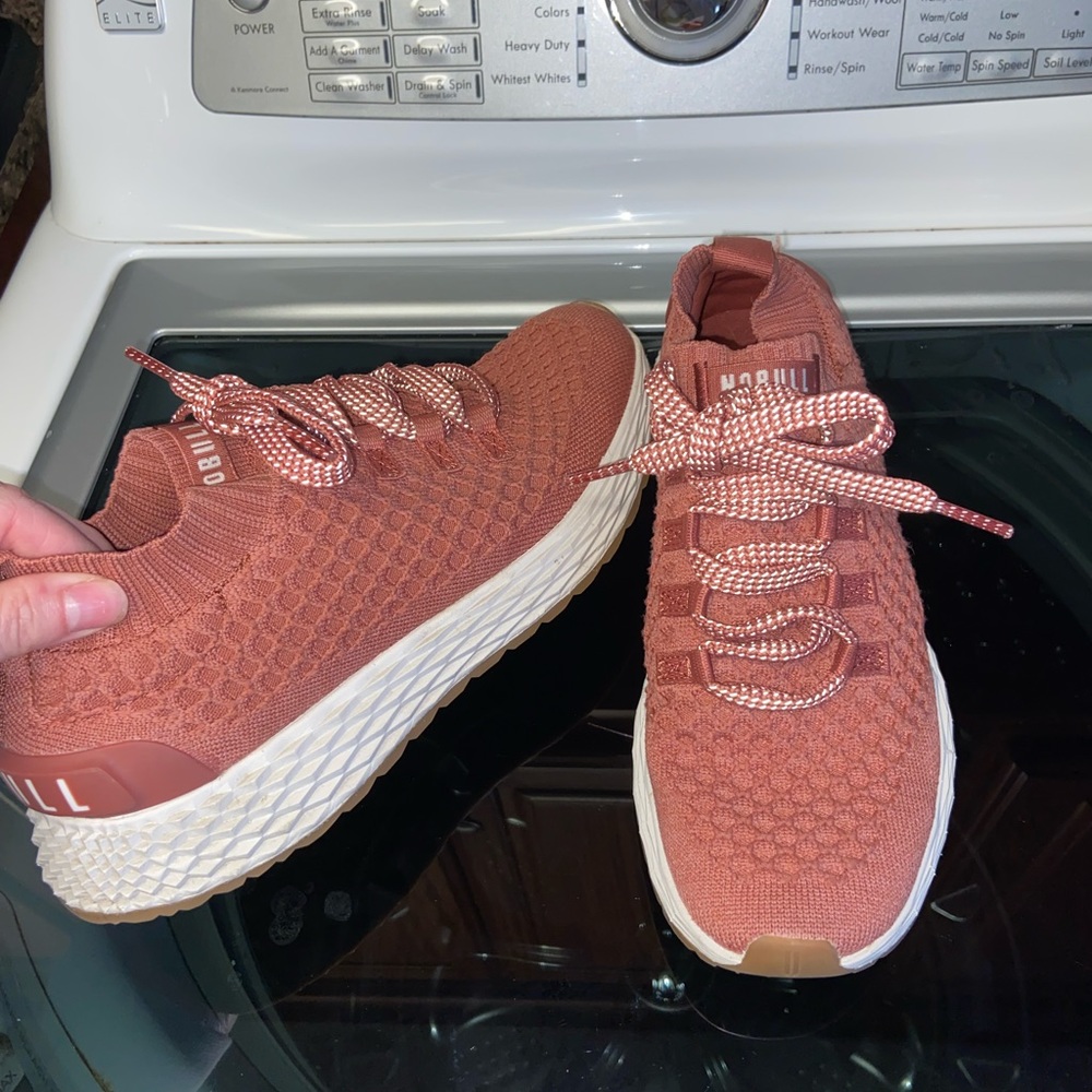 NOBULLS size 8